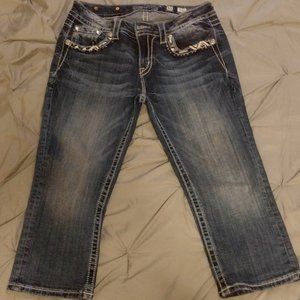 Miss Me  Mid-Rise Capri size 31